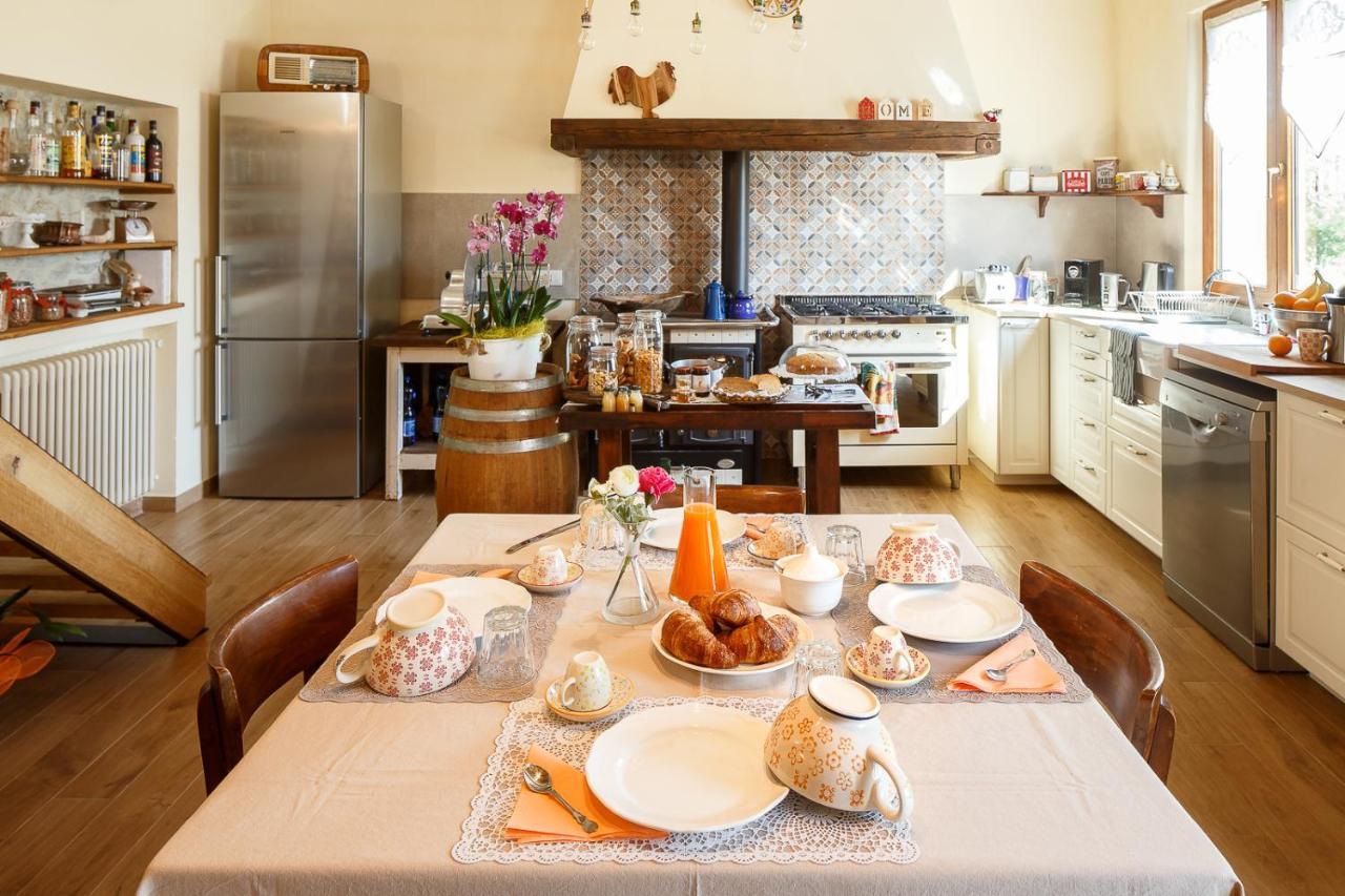 Il Pettirosso Bed & Breakfast SantʼArcangelo di Romagna Екстериор снимка